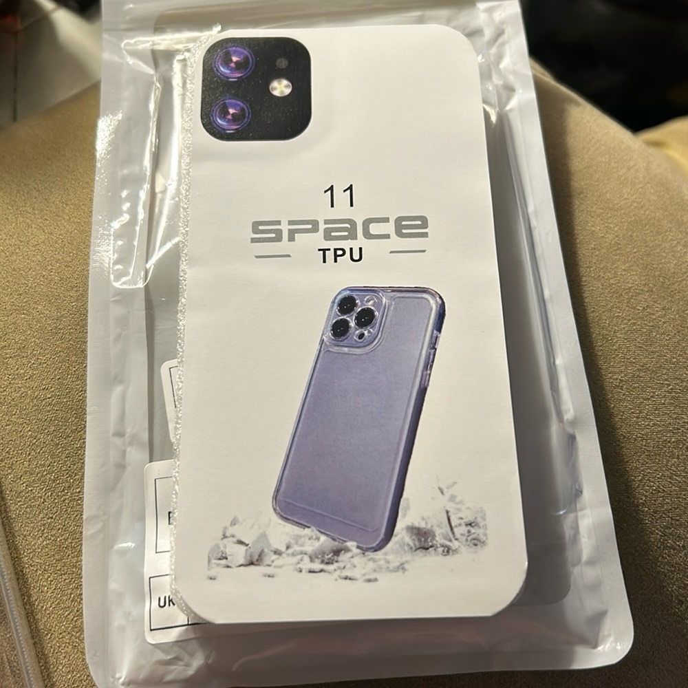 iPhone 11 case - Picture 2 of 3